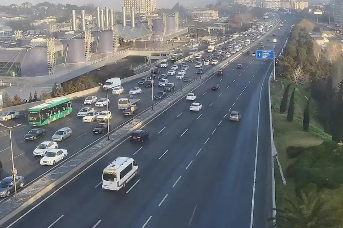 Bu 11 yolda tıxac var - __NEWL__