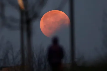 2025-ci ilin ilk Ay tutulması başladı