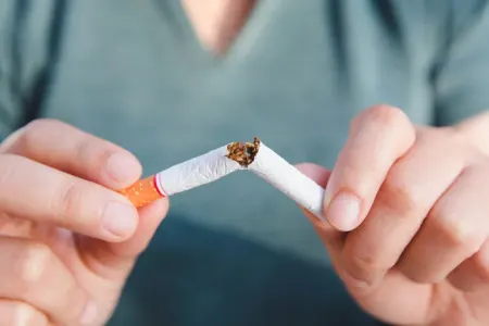 Siqaret çəkmək orucu pozur?