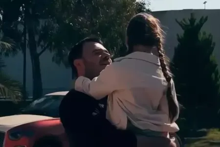 Emindən qızı ilə paylaşım