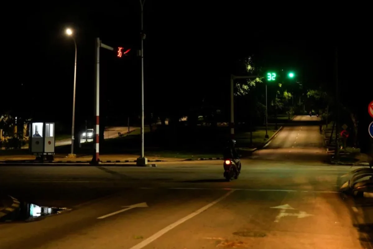 Transformator partladı - Ölkə İŞIQSIZ qaldı