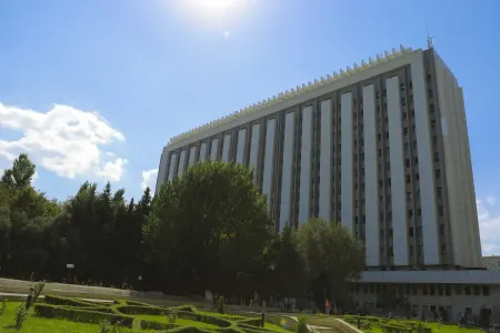 Bu işçilərin maaşı - ARTIRILDI