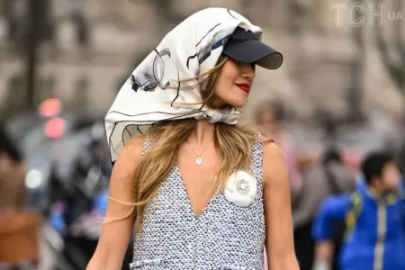 Parlaq yaylıq - 2025-ci ilin əsas dəbli aksesuarı