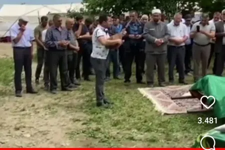 Dəfn mərasimində SAZ çaldılar - VİDEO