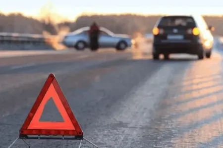Sumqayıtda yol qəzası: Üç nəfər xəsarət aldı