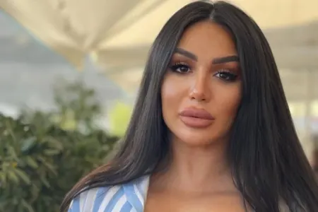 Müğənni “Tarqovi”da yerdən qızıl tapdı - VİDEO