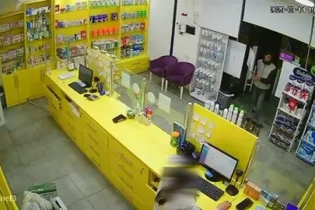 Azərbaycanda aptekdə dəhşət