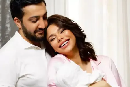 "Gedirsə də, qapılar açıqdır, yaxşı yol!" - Aysun