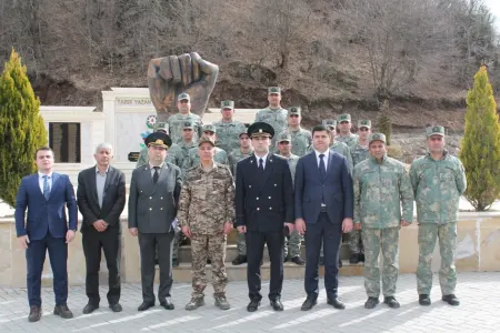 Hərbi Prokurorluq işçiləri Novruz bayramı ilə əlaqədar Müdafiə Nazirliyinin hərbi hissələrində olublar