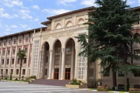 Universitet mal-qaranı satıb? - Rəsmi CAVAB