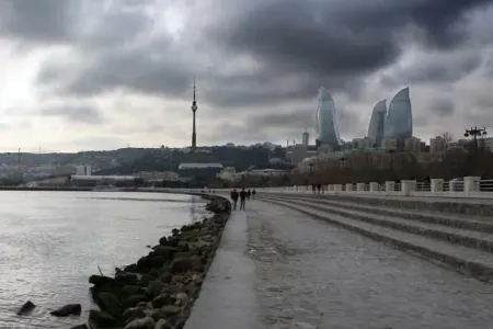 Bakıda yağıntılı hava şəraiti davam edir