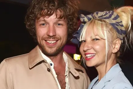 Sia ikinci dəfə boşanır