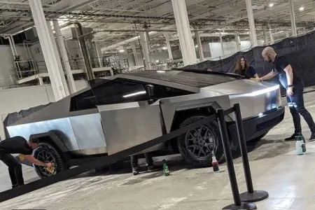 Tesla onminlərlə “Cybertruck”ı geri çağırır: - Nasazlıq tapıldı