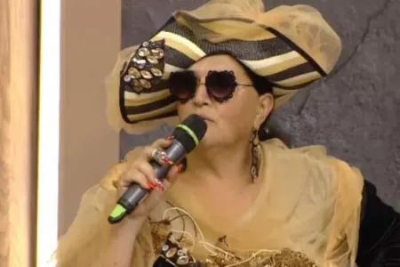 "Elzaya deməliydim ki, şlyapana görə səni qəbul etmirəm?"