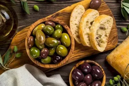 Zeytunun saymaqla bitməyən faydaları - Səhərlər yeyəndə...