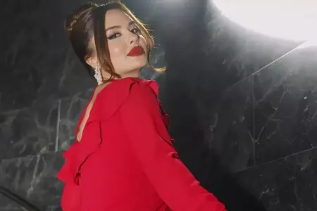 Azərbaycanlı müğənninin qısa geyimi başına BƏLA OLDU - VİDEO