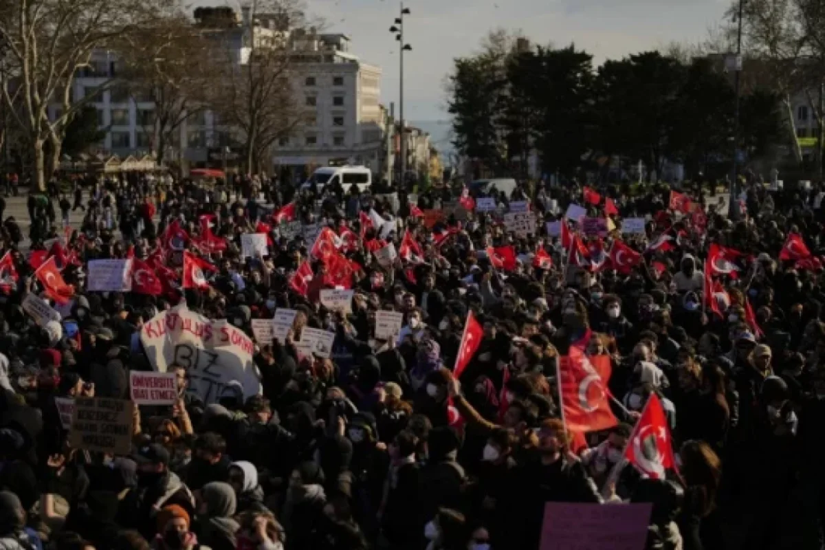 Türkiyədə silahlı İNSİDENT - Azərbaycanlı güllələndi - FOTO