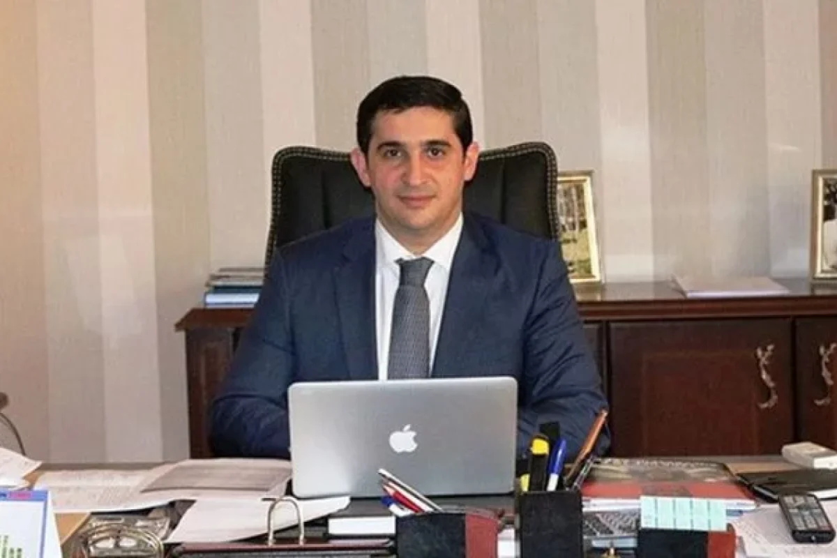 Nazir rəisi buna görə işdən çıxarıb: - Planşet, bahalı viski...