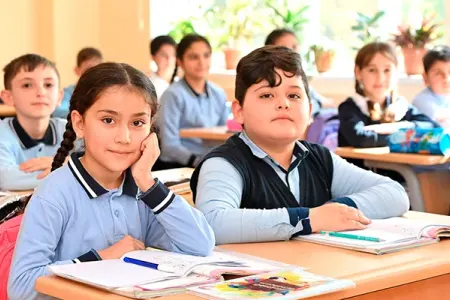 Bu məktəblərdə bayram tətili bitdi: - Bu gün ilk dərs günüdür