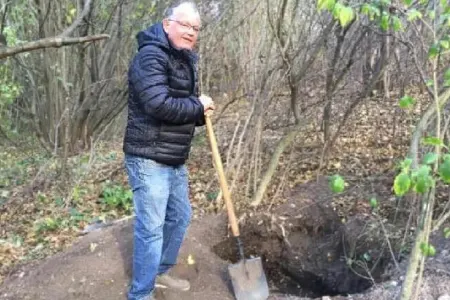 Atasının hazırladığı xəritə ilə xəzinəni tapdı