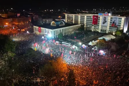 Türkiyədəki mitinqdə qəribə HADİSƏ: - VİDEO