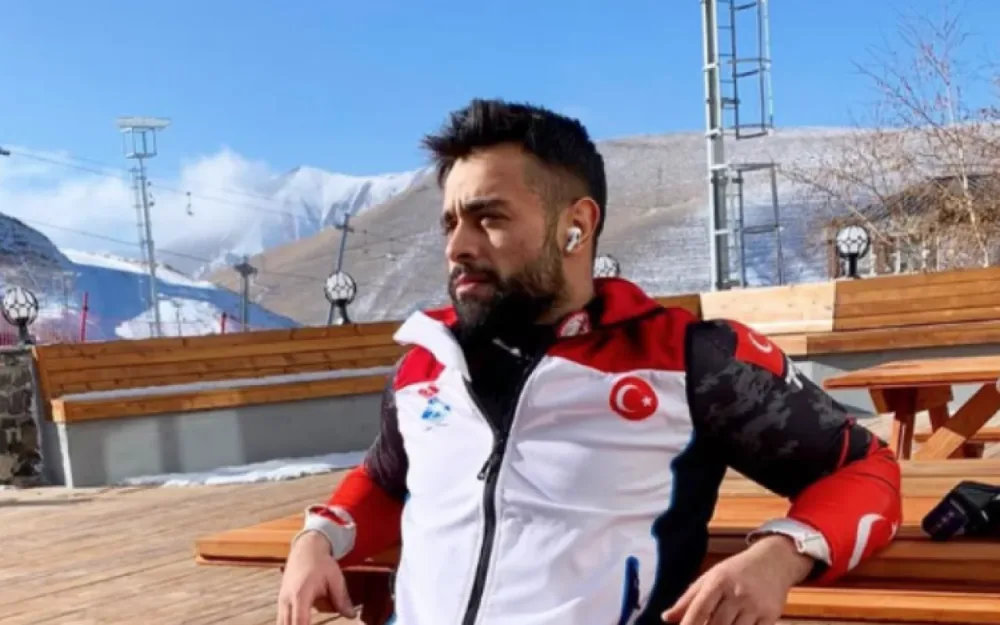 Yanğında ölən 25 yaşlı dünya çempionunun - FOTOSU