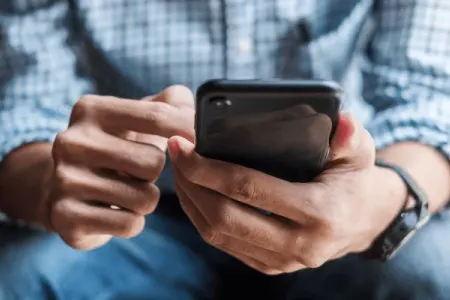 Bu fotoları telefonunuzda saxlamayın - XƏBƏRDARLIQ