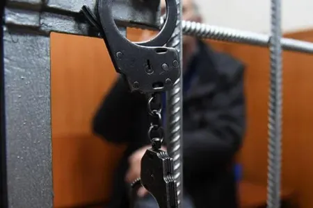 Azərbaycanda ata qızını bıçaqladı