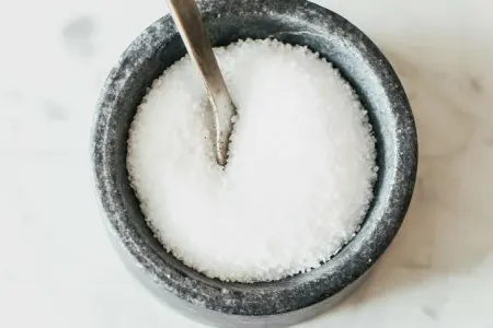 Duzlu yeməklər piylənmə riskini dəfələrlə artırır