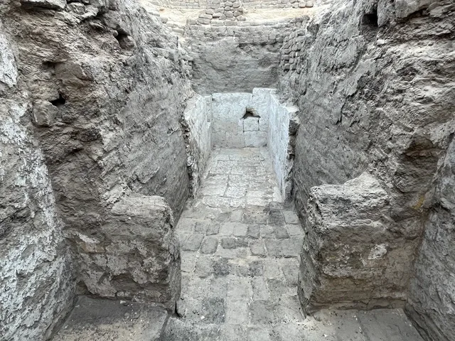 Misirdə sensasiyalı tapıntı: - 3600 yaşlı naməlum fironun məzarı aşkarlandı