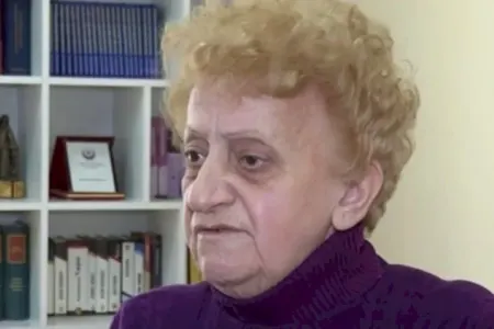 Bakıda tənha qadının evi ələ keçirilib - İDDİA