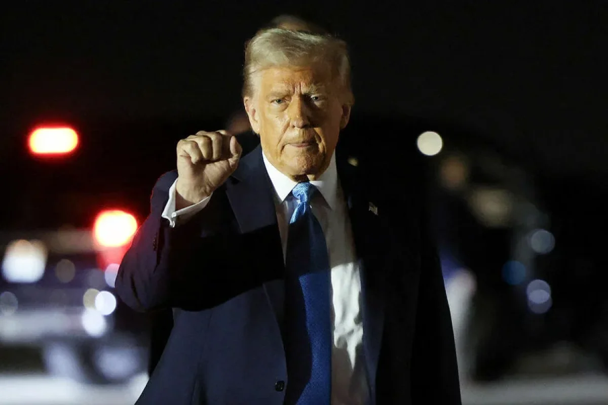 Tramp yenə "QƏLƏM QIRDI"