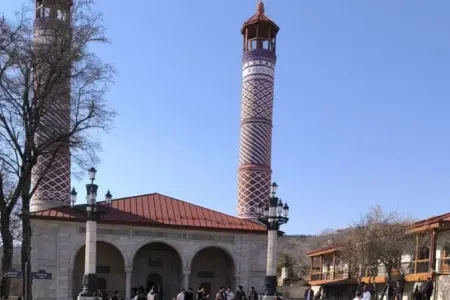 Şuşada bayram namazı qılındı