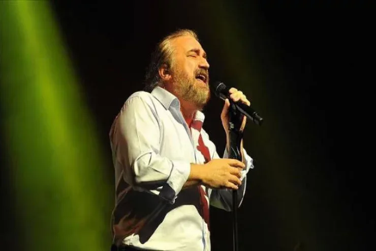 Məşhur müğənni vəfat edib