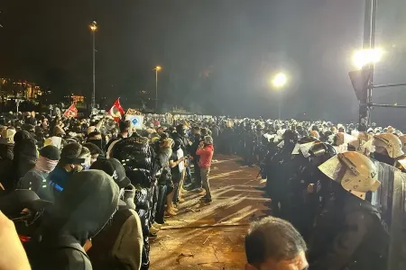 Gənclər niyə etiraz edir? - ARAŞDIRMA