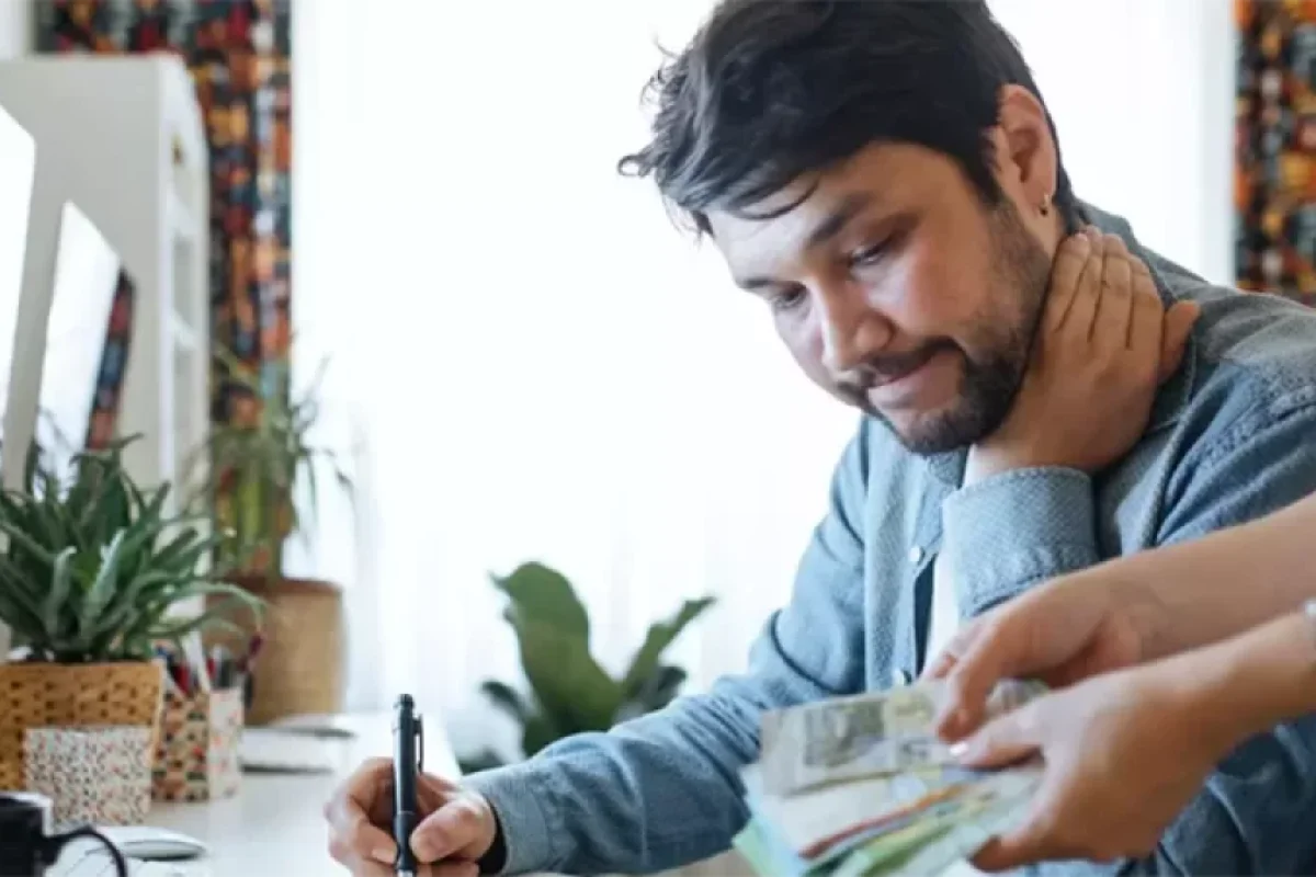 Ayın sonu pulsuz qalmağa səbəb olan - maaş xərcləmə metodu