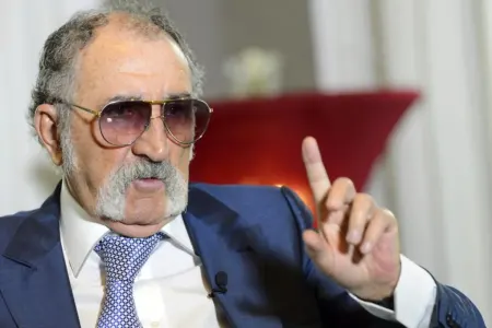 "Yaşamaq üçün siçan da yemişəm" - Ən zəngin iş adamı
