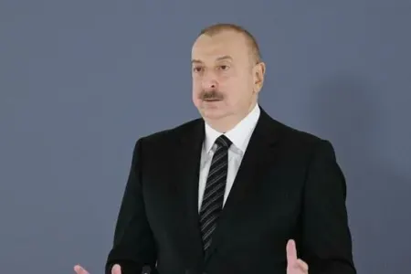Prezident “Gülüstan”​ sarayında iclasda iştirak edir