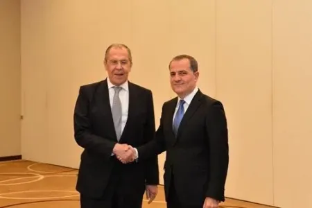 Lavrovla Bayramov arasında məktub mübadiləsi...
