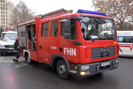 Füzulidə ev yandı