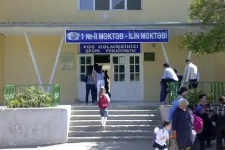 Xırdalanda məktəbli direktor tərəfindən döyülüb?