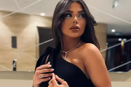 "Sənin bütöv toya getdiyin qiymətə mən yarım saat oxuyuram" - Aysundan rişxənd