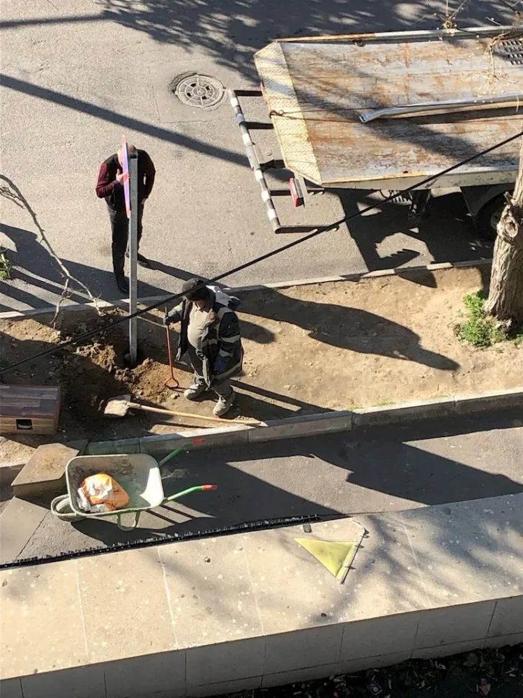 İcra başçısının oğlu bu küçədə parkinqə qadağa qoydu - Fotolar