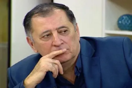 “Əli İnsanov həbsxanada, yəqin, ilk sevigisini xatırlayıb...”