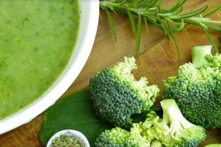 Qışın əvəzolunmaz hissəsi olan qaymaqlı brokoli şorbası necə hazırlanır?