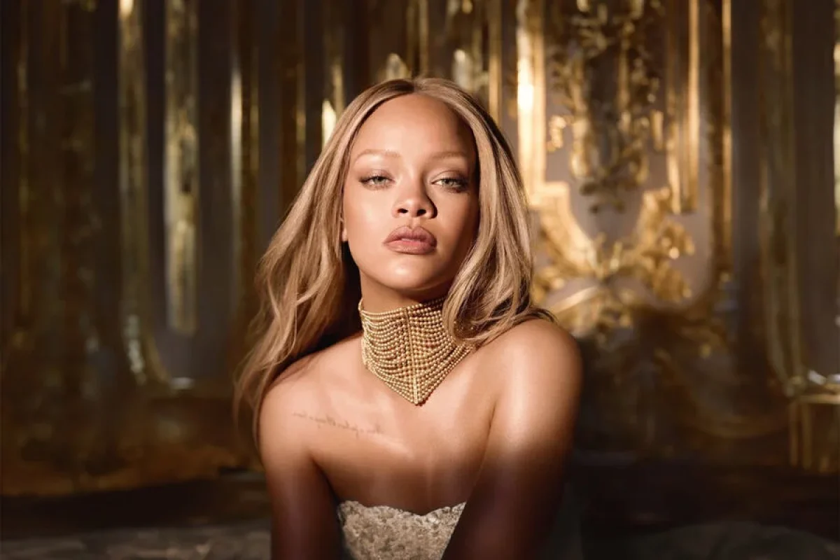 Rihanna üçüncü hamiləlikdə - şübhəli bilinir