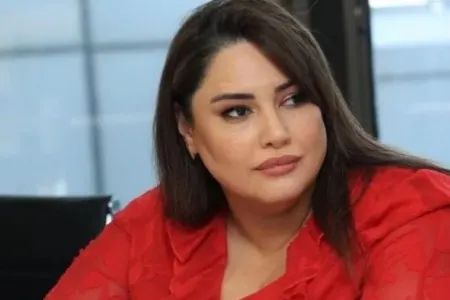 Aytən Səfərova: "Ərə gedir, 1 həftə sonra üzüyü barmağından çıxarır"