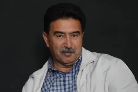 Xərçəngdən əziyyət çəkən - Əməkdar artist