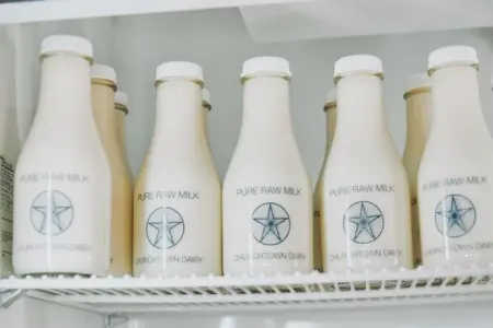 Zəhərli süd qalmaqalı: - Azərbaycanda da satılır