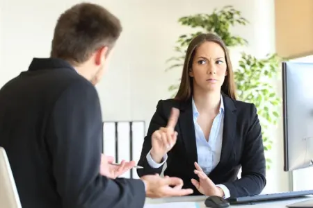 Müdirə bunları demək olmaz